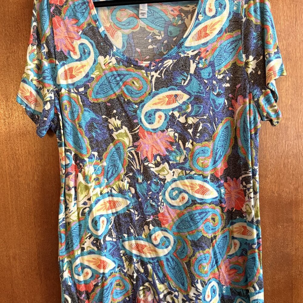 LuLaRoe 2 XL Classic T
